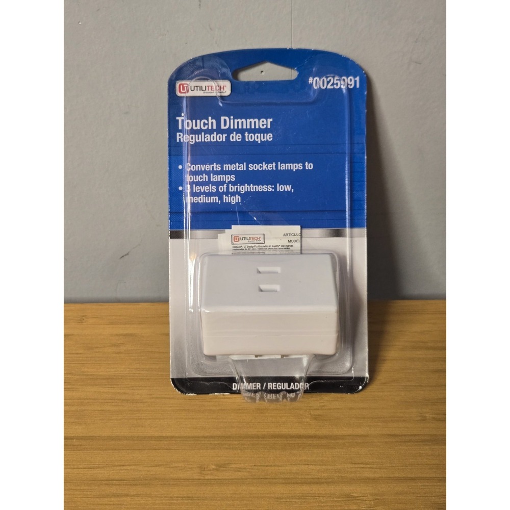 Utilitech White Plug In Touch Dimmer For Lamps. Model# 0025991. 3 Level 200W NEW